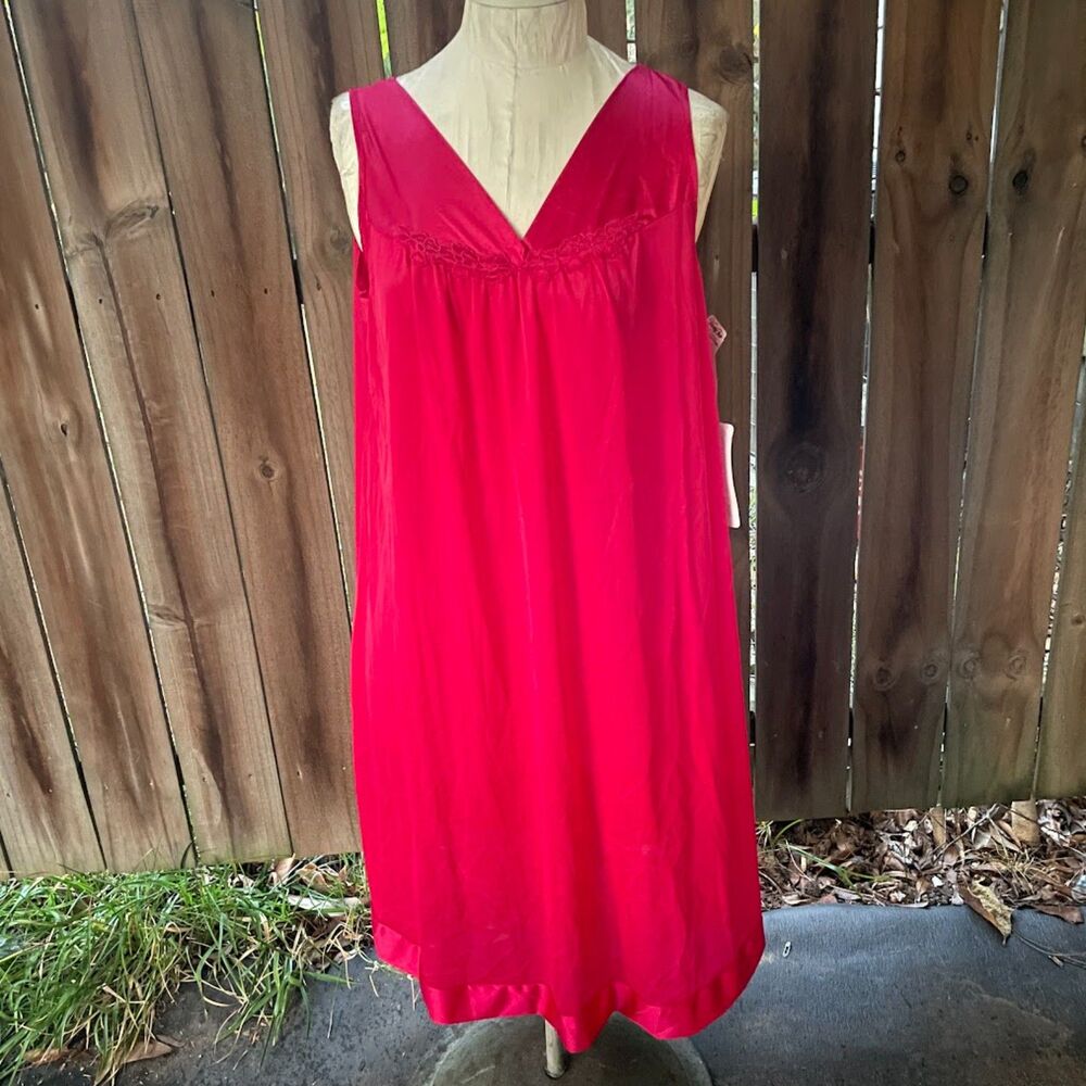Vintage VANITY FAIR COLORATURA Gown Rose Glow M New With Tags